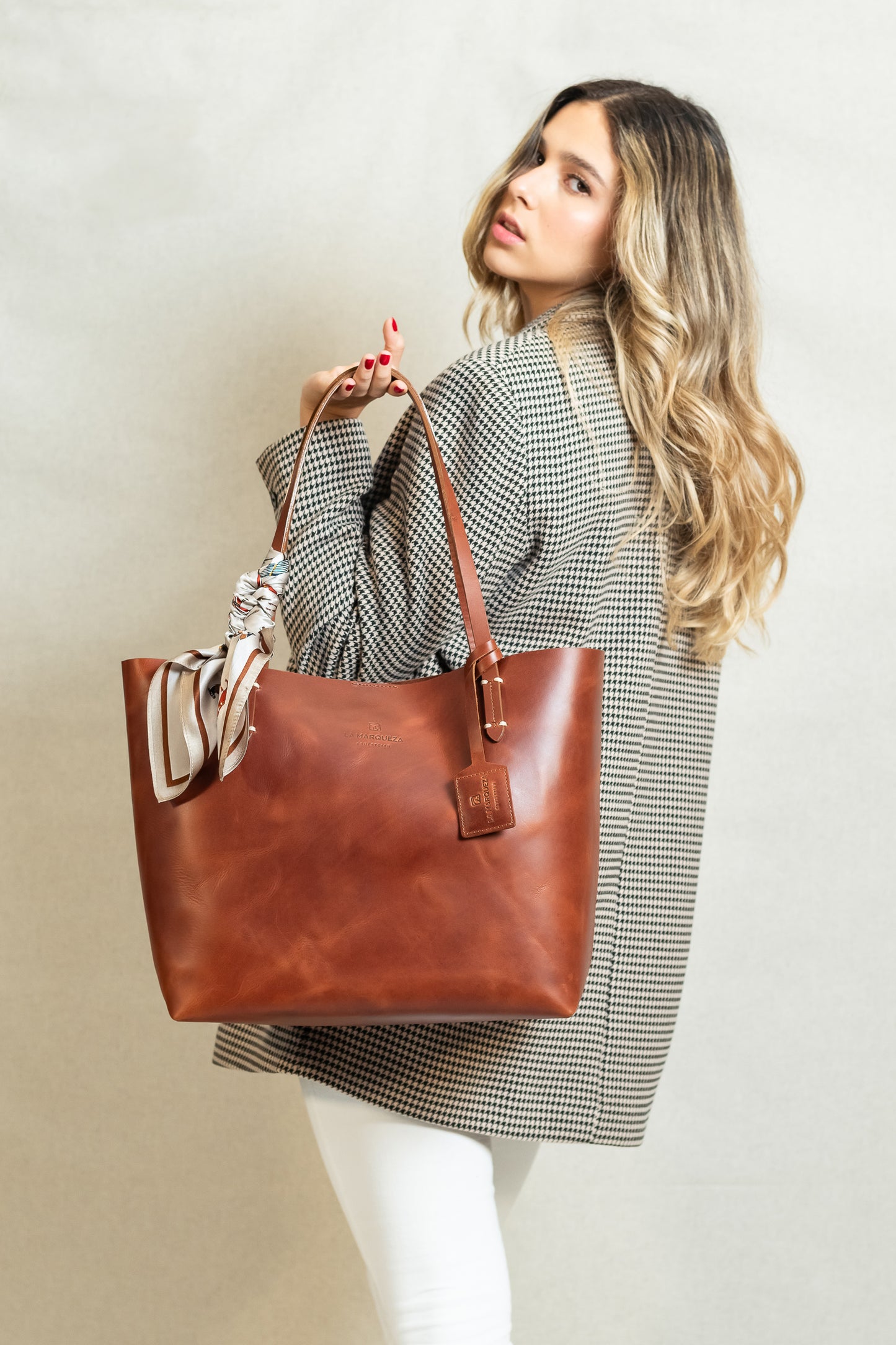 Classic Handbag - Honey